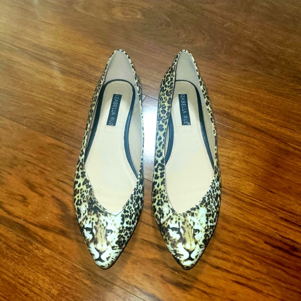 Izabella Rue “Leo” Ballet Flats | Chic Animal Print Flats | Size 8